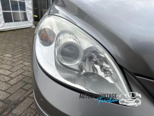 Used Headlight, right Mercedes B (W245,242) 2.0 B-180 CDI 16V Price on request offered by Franken Autodemontage B.V.