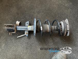 Used Front shock absorber rod, right Renault Clio III (BR/CR) 1.6 16V Price on request offered by Franken Autodemontage B.V.