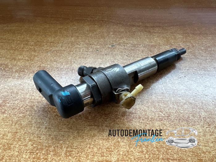 Injector (diesel) from a Ford Fiesta 5 (JD/JH) 1.4 TDCi 2008