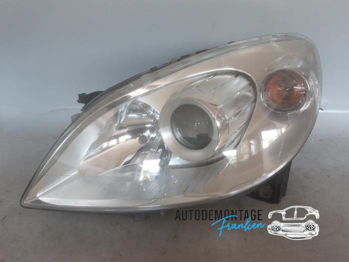 Używane Reflektor lewy Mercedes B (W245) 2.0 B-180 CDI 16V Cena na żądanie oferowane przez Franken Autodemontage B.V.