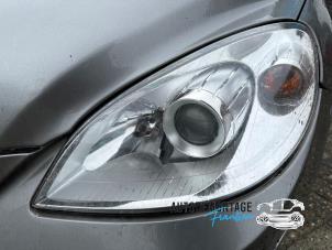 Used Headlight, left Mercedes B (W245,242) 2.0 B-180 CDI 16V Price € 100,00 Margin scheme offered by Franken Autodemontage B.V.
