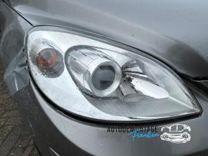 Used Headlight, right Mercedes B (W245,242) 2.0 B-180 CDI 16V Price on request offered by Franken Autodemontage B.V.