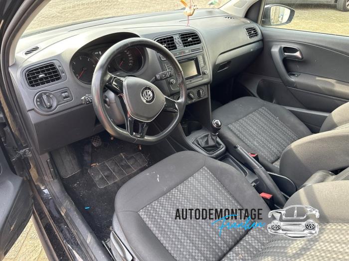 Airbag set from a Volkswagen Polo V (6R) 1.4 TDI 2015