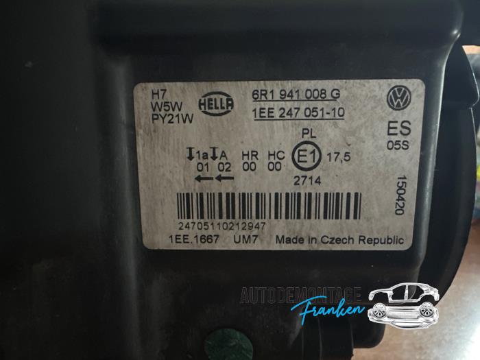 Phare droit d'un Volkswagen Polo V (6R) 1.4 TDI 2015