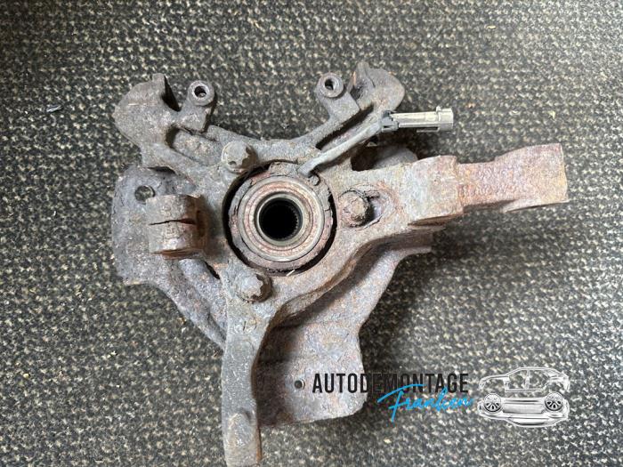 Knuckle, front right from a Opel Astra G (F08/48) 1.6 16V 2000