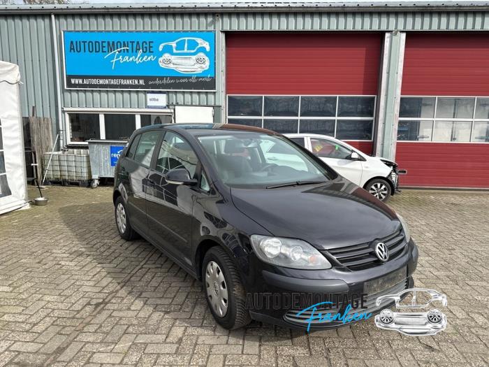 Begagnade Underram Volkswagen Golf Plus (5M1/1KP) 1.4 FSI 16V Pris på förfrågan erbjuds av Franken Autodemontage B.V.