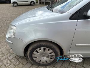 Used Front wing, left Volkswagen Polo IV (9N1/2/3) 1.2 Price on request offered by Franken Autodemontage B.V.