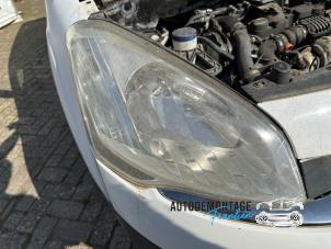 Used Headlight, right Citroen Berlingo 1.6 Hdi 75 Price on request offered by Franken Autodemontage B.V.