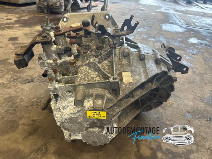 Getriebe van een Kia Sorento II (XM) 2.2 CRDi 16V VGT 4x2 2010