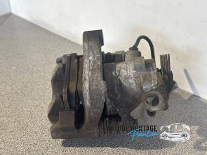 Usados Pinza de freno derecha detrás Peugeot 308 (4A/C) 1.6 HDi 16V Precio € 40,00 Norma de margen ofrecido por Franken Autodemontage B.V.