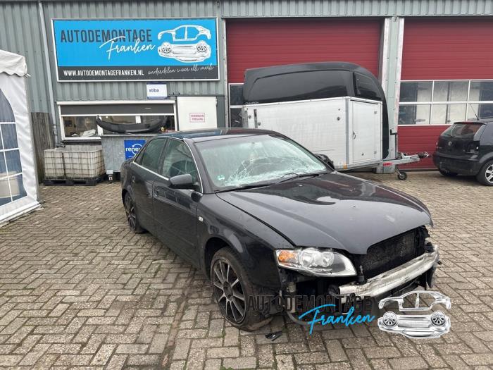 Usados Subchasis Audi A4 (B7) 2.0 TDI Precio de solicitud ofrecido por Franken Autodemontage B.V.