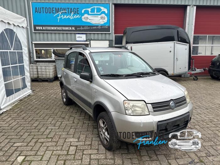 Gebrauchte Getriebe Fiat Panda (169) 1.3 JTD 16V Multijet 4x4 Preis auf Anfrage angeboten von Franken Autodemontage B.V.