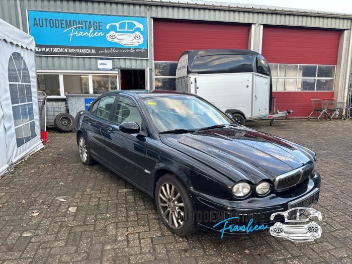Begagnade Dynamo Jaguar X-type 2.5 V6 24V Pris på förfrågan erbjuds av Franken Autodemontage B.V.