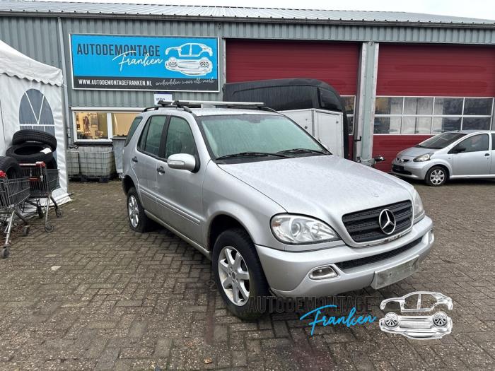 Begagnade Dynamo Mercedes ML I (163) 270 2.7 CDI 20V Pris på förfrågan erbjuds av Franken Autodemontage B.V.