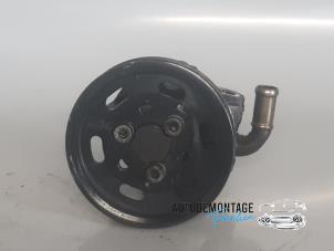 Usagé Pompe de direction Volkswagen Transporter T5 1.9 TDi Prix € 80,00 Règlement à la marge proposé par Franken Autodemontage B.V.