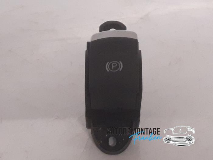 Używane Przelacznik hamulca postojowego Audi A6 Avant (C6) 2.7 TDI V6 24V Cena € 35,00 Procedura marży oferowane przez Franken Autodemontage B.V.