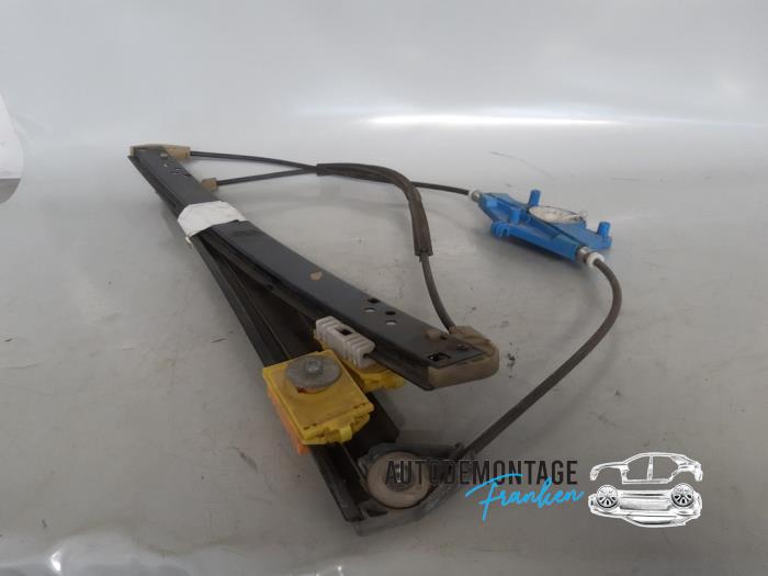 Window lifting mechanism without motor