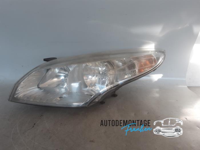 Używane Reflektor lewy Renault Megane III Grandtour (KZ) 1.5 dCi 110 Cena € 120,00 Procedura marży oferowane przez Franken Autodemontage B.V.
