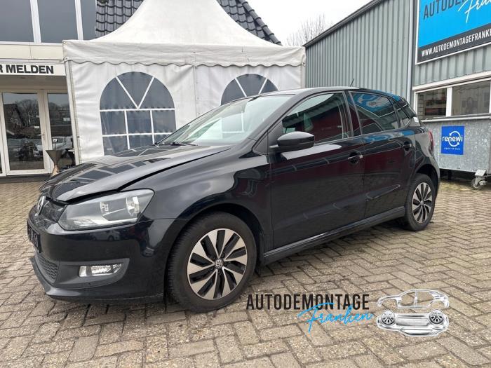 Usagé Etrier de frein avant gauche Volkswagen Polo V (6R) 1.4 TDI DPF BlueMotion technology Prix sur demande proposé par Franken Autodemontage B.V.
