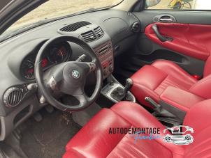 Usados Juego de airbags Alfa Romeo 147 (937) 1.6 Twin Spark 16V Precio de solicitud ofrecido por Franken Autodemontage B.V.