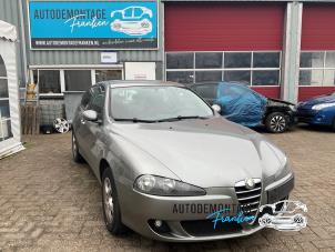 Usados Mecanismo de limpiaparabrisas Alfa Romeo 147 (937) 1.6 Twin Spark 16V Precio de solicitud ofrecido por Franken Autodemontage B.V.