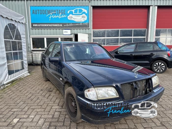 Getriebe van een Mercedes-Benz C (W202) 1.8 C-180 16V 1998
