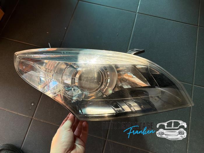 Używane Reflektor prawy Renault Megane III Grandtour (KZ) 1.5 dCi 110 Cena € 350,00 Procedura marży oferowane przez Franken Autodemontage B.V.
