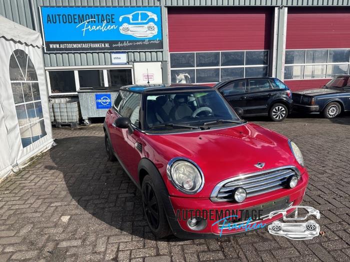 Begagnade Underram Mini Mini (R56) 1.4 16V One Pris på förfrågan erbjuds av Franken Autodemontage B.V.