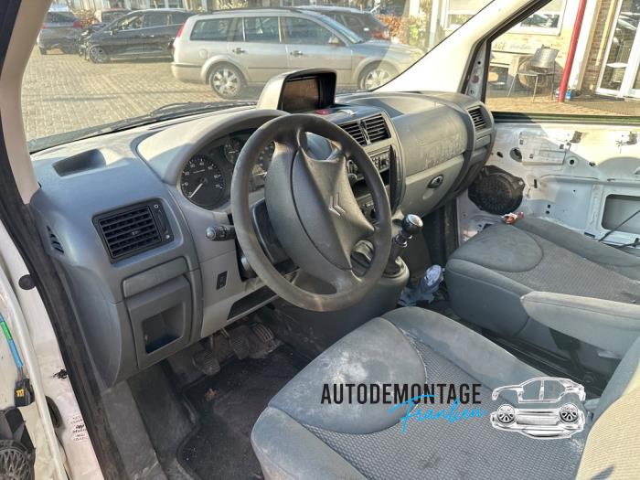 Begagnade Airbagset Citroen Jumpy (G9) 2.0 HDI 120 16V Pris på förfrågan erbjuds av Franken Autodemontage B.V.