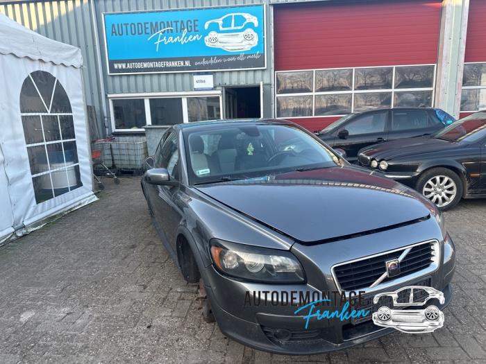 Używane Pradnica Volvo C30 (EK/MK) 2.0 16V Cena na żądanie oferowane przez Franken Autodemontage B.V.