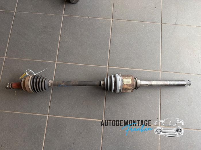 Gebrauchte Antriebswelle rechts vorne Jeep Compass I (MK49) 2.2 CRD 16V 4x4 Preis € 100,00 Margenregelung angeboten von Franken Autodemontage B.V.