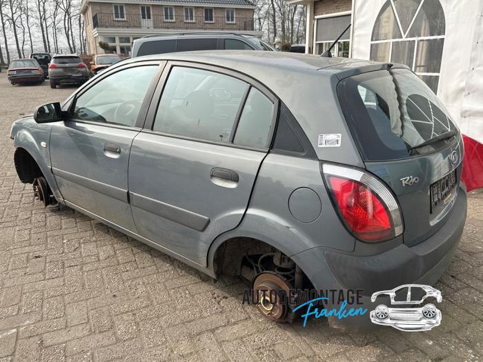 Gebrauchte Bremszange links hinten Kia Rio II (DE) 1.4 16V Preis auf Anfrage angeboten von Franken Autodemontage B.V.