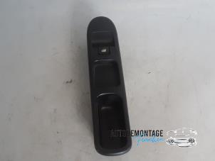 Gebrauchte Elektrisches Fenster Schalter Peugeot 207 SW (WE/WU) 1.6 16V Preis € 15,00 Margenregelung angeboten von Franken Autodemontage B.V.