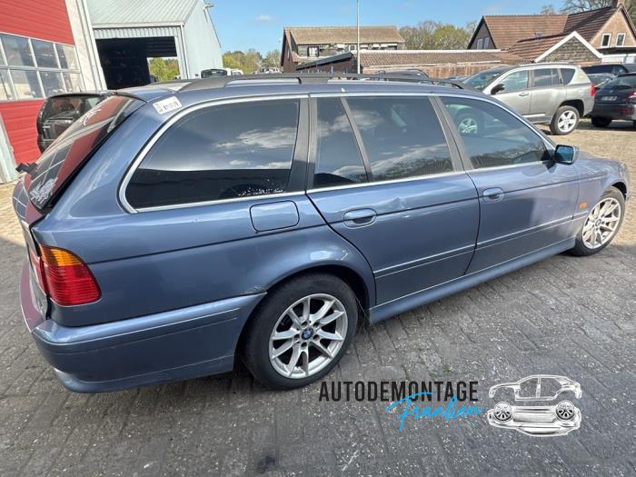Begagnade Bensinpump BMW 5 serie Touring (E39) 520i 24V Pris på förfrågan erbjuds av Franken Autodemontage B.V.