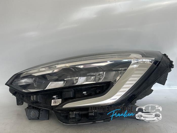 Używane Reflektor lewy Renault Clio V (RJAB) 1.5 Blue dCi 85 Cena € 350,00 Procedura marży oferowane przez Franken Autodemontage B.V.