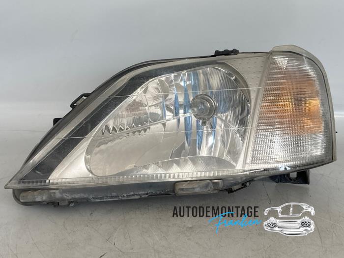Używane Reflektor lewy Dacia Logan (LS) 1.6 Cena € 35,00 Procedura marży oferowane przez Franken Autodemontage B.V.