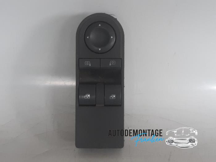 Usados Interruptor de ventanilla eléctrica Opel Astra H (L48) 1.4 16V Twinport Precio € 30,00 Norma de margen ofrecido por Franken Autodemontage B.V.