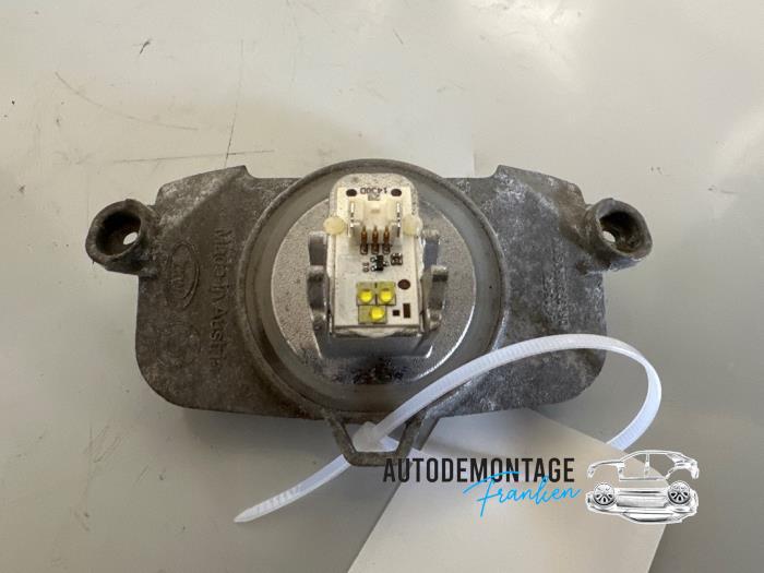 Używane Modułowy reflektor LED BMW 3 serie Touring (F31) 320d 2.0 16V Cena € 35,00 Procedura marży oferowane przez Franken Autodemontage B.V.
