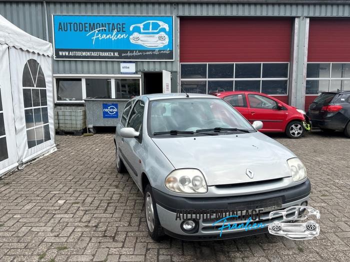 Gebrauchte Getriebe Renault Clio II (BB/CB) 1.2 Preis auf Anfrage angeboten von Franken Autodemontage B.V.