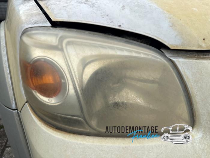 Używane Reflektor prawy Mazda BT-50 2.5 Di 16V 4x4 Cena na żądanie oferowane przez Franken Autodemontage B.V.