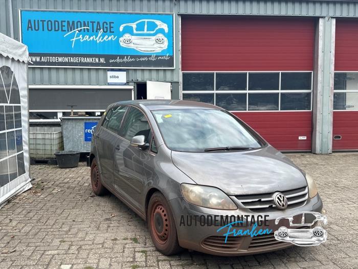 Usagé Pompe essence Volkswagen Golf Plus (5M1/1KP) 1.9 TDI 105 Prix sur demande proposé par Franken Autodemontage B.V.
