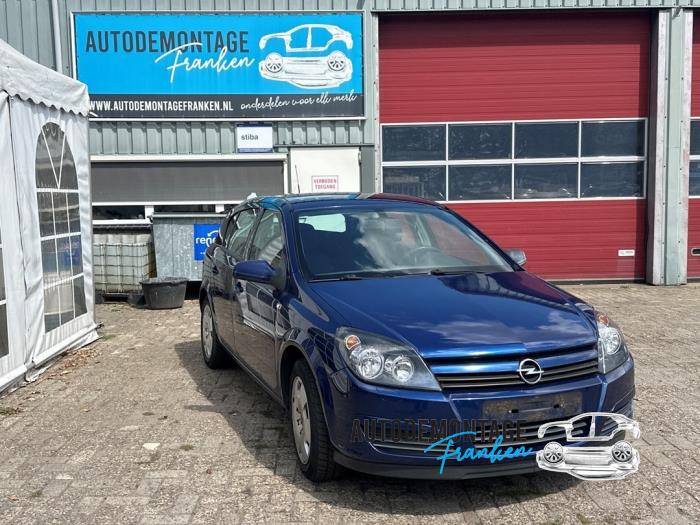 Begagnade Underram Opel Astra H (L48) 1.6 16V Twinport Pris på förfrågan erbjuds av Franken Autodemontage B.V.