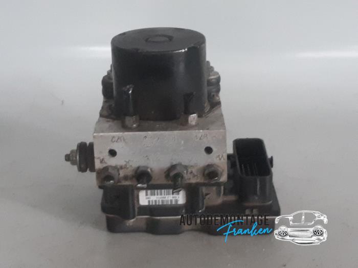 Begagnade ABS-pump Audi A1 (8X1/8XK) 1.2 TFSI Pris € 80,00 Marginaltabell erbjuds av Franken Autodemontage B.V.