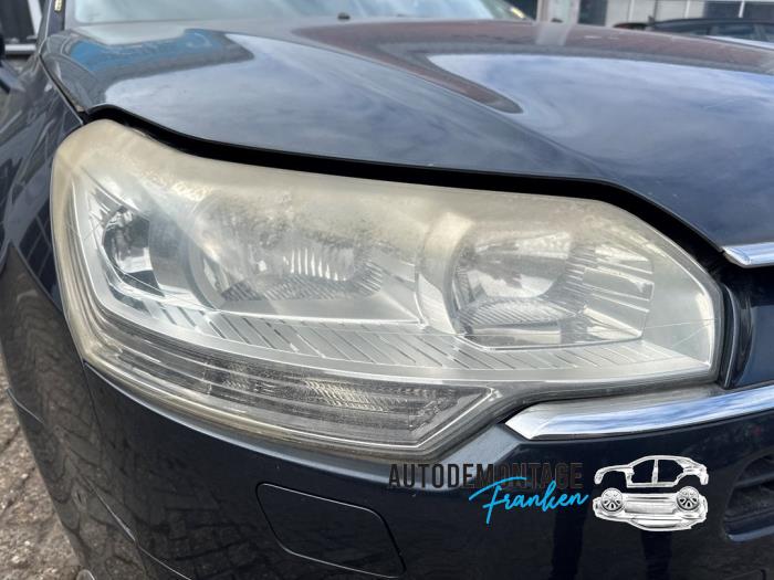 Używane Reflektor prawy Citroen C5 III Tourer (RW) 1.6 16V THP 155 Cena na żądanie oferowane przez Franken Autodemontage B.V.