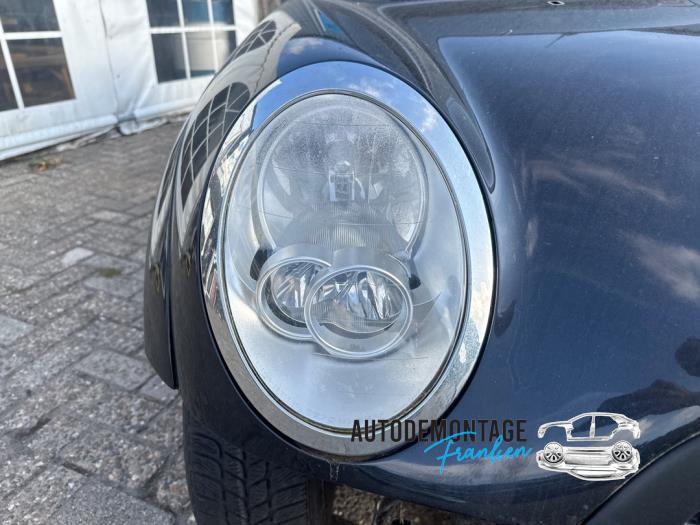 Używane Reflektor prawy Austin Mini Open (R52) 1.6 16V Cooper Cena na żądanie oferowane przez Franken Autodemontage B.V.