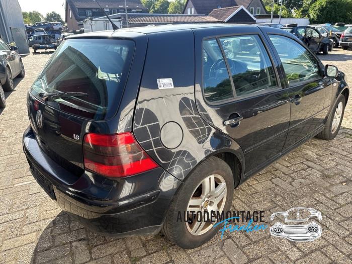 Usagé Train arrière complet Volkswagen Golf IV (1J1) 1.6 16V Prix sur demande proposé par Franken Autodemontage B.V.