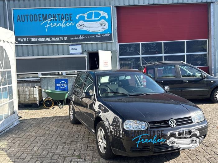 Begagnade Underram Volkswagen Golf IV (1J1) 1.6 16V Pris på förfrågan erbjuds av Franken Autodemontage B.V.