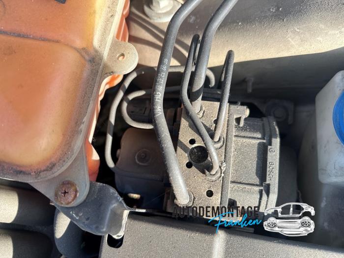 Usagé Bloc ABS Volkswagen Passat Variant (3B6) 2.0 Prix sur demande proposé par Franken Autodemontage B.V.