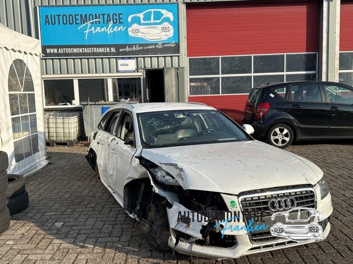 Usagé Pompe clim Audi A4 Avant (B8) 2.0 TDI 16V Prix sur demande proposé par Franken Autodemontage B.V.