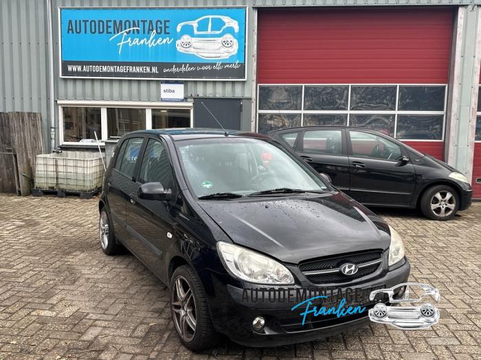 Begagnade Underram Hyundai Getz 1.4i 16V Pris på förfrågan erbjuds av Franken Autodemontage B.V.